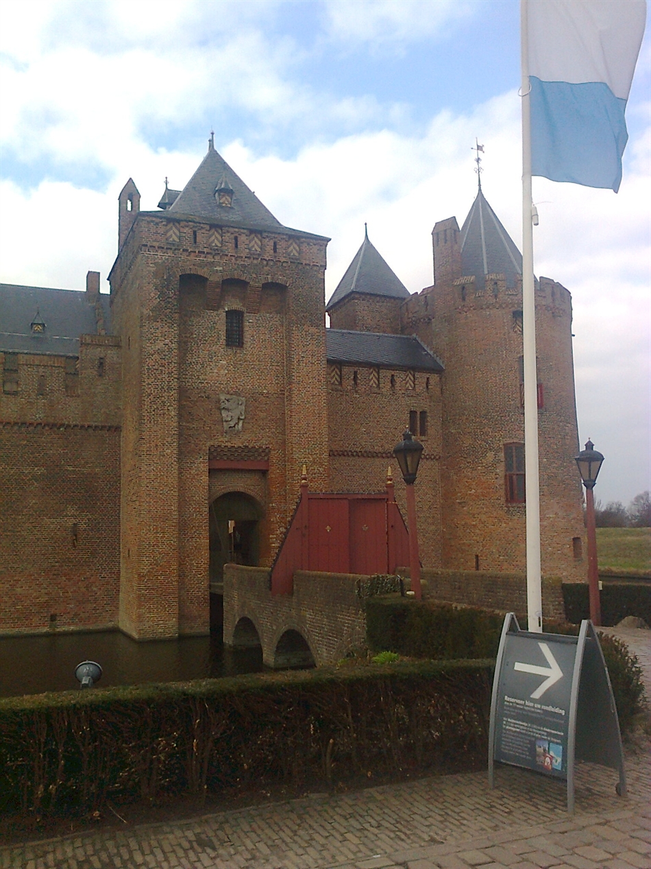 Poort op slotbrug