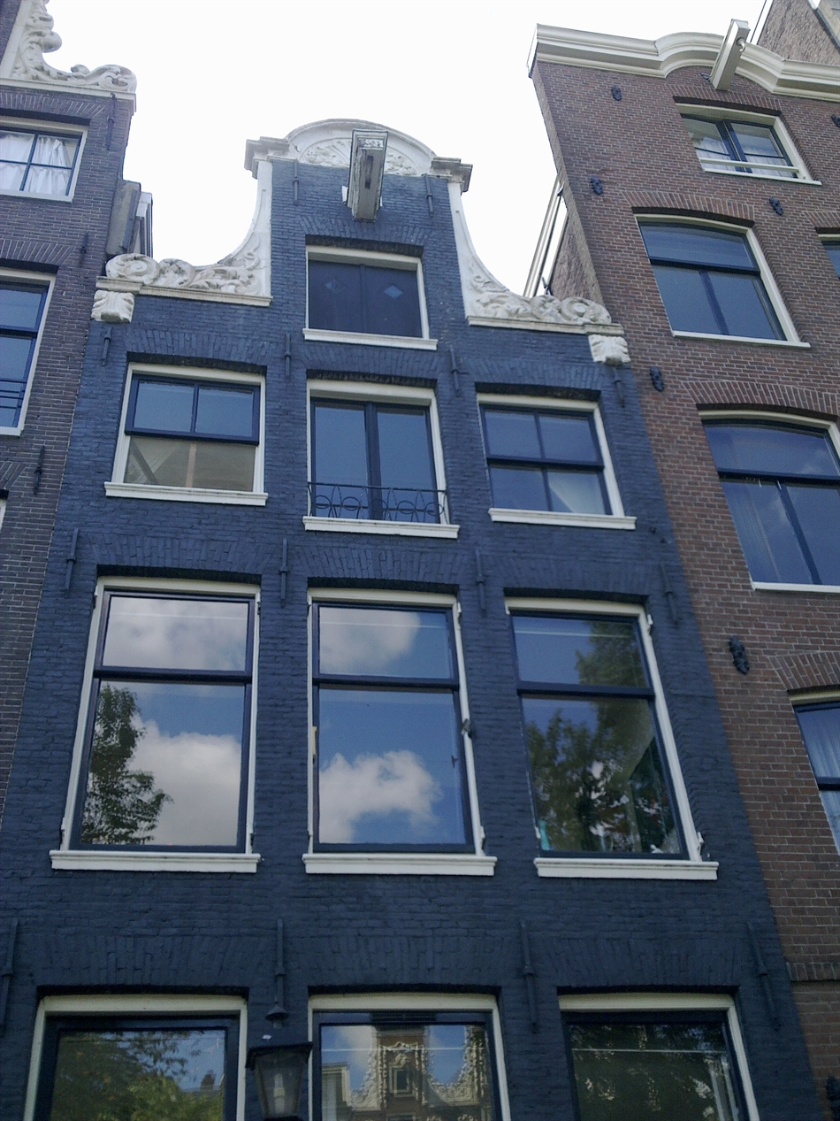 Voorgevel voor de restauratie
