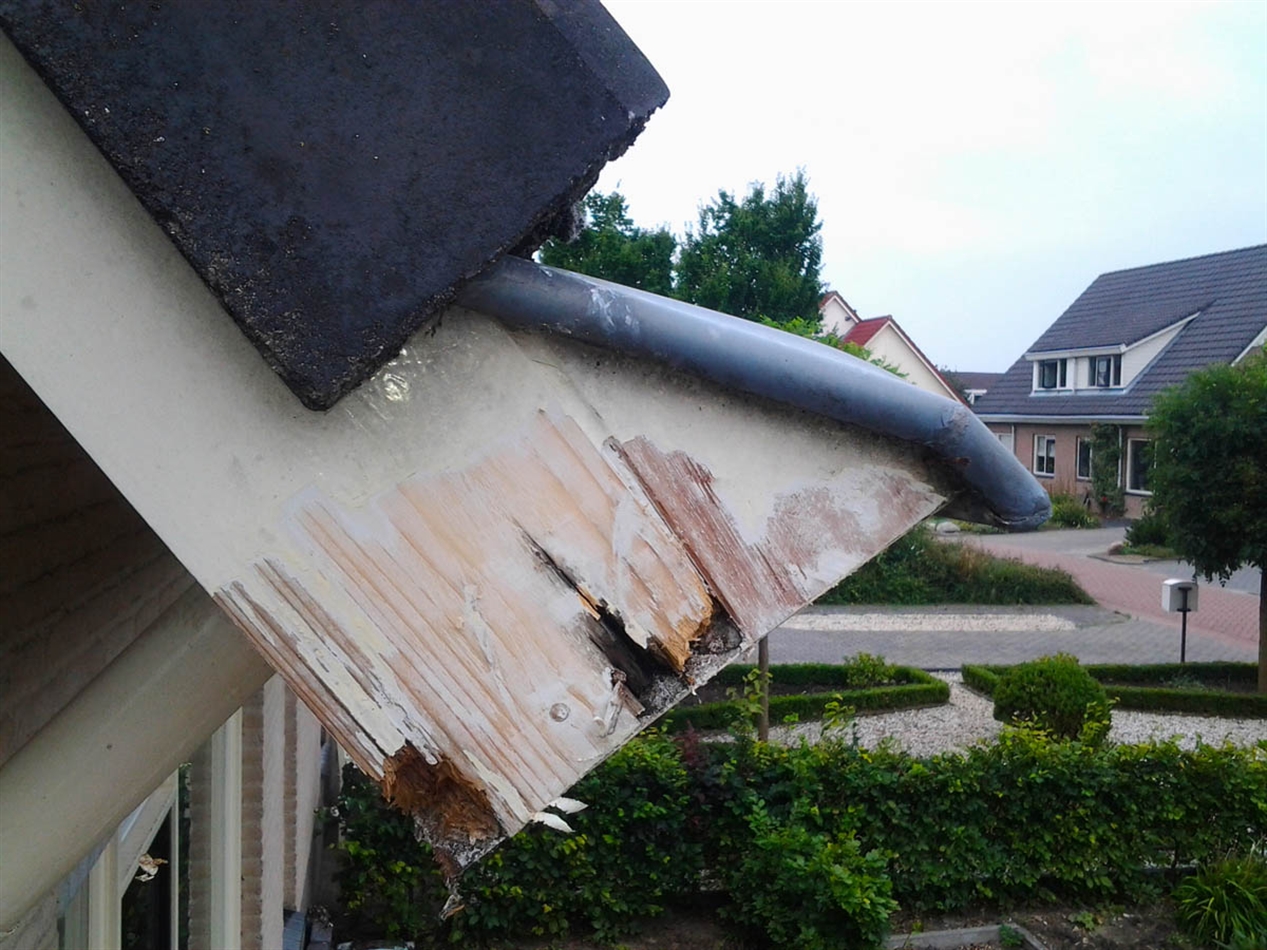 Schade door roest spijkers