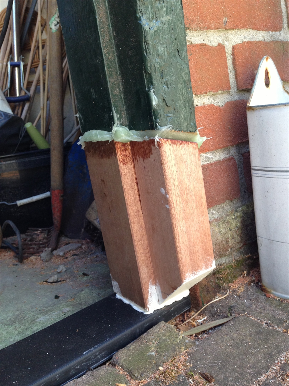 Deelvervanging met Dry Flex 16 na de fixatie met dry fix 16 en vochtmeting natuurlijk. Aansluiting op dorpel met Dry Seal MP.